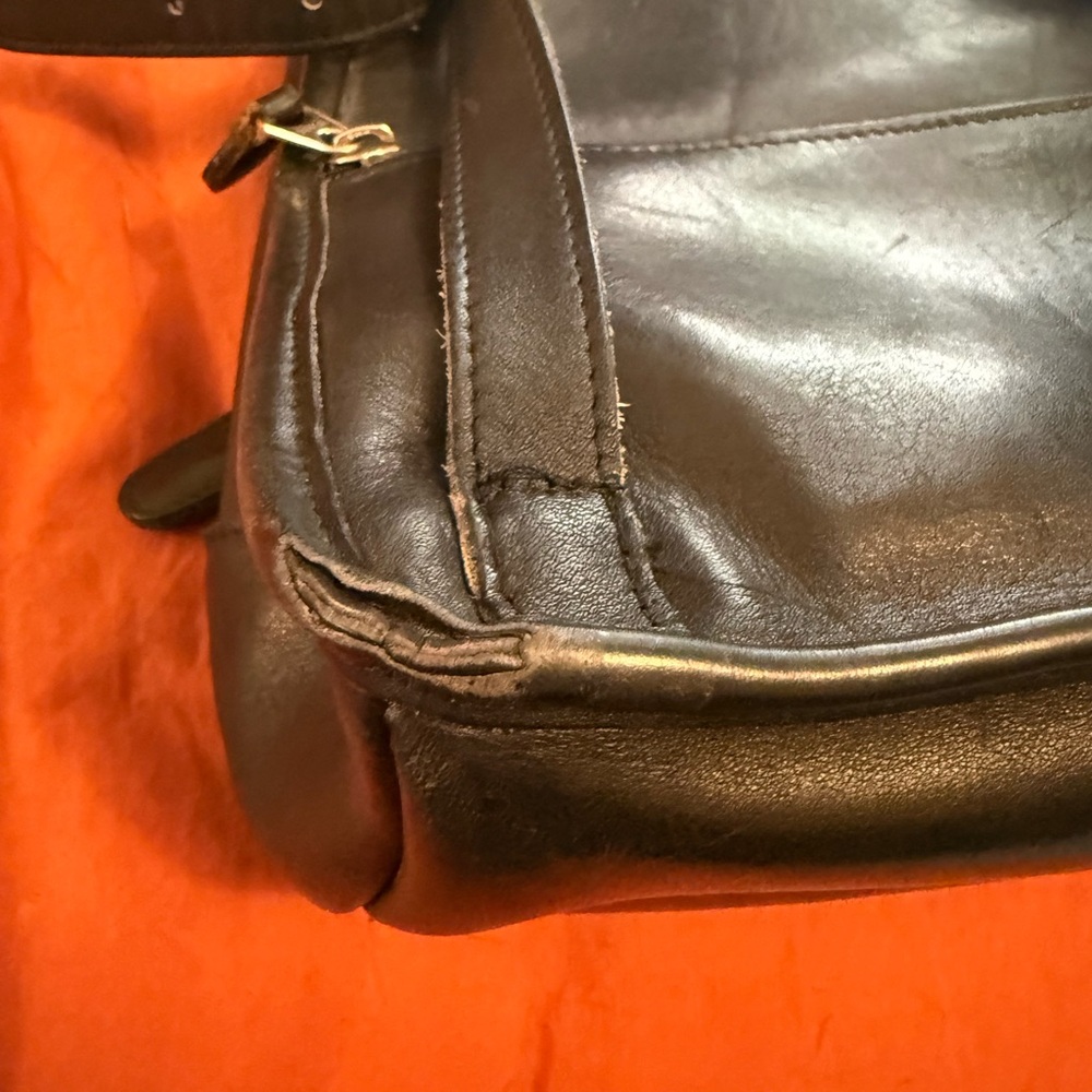 COACH vintage turnlock backpack purse in black with silver hardware. 90s! - Picture 10 of 15